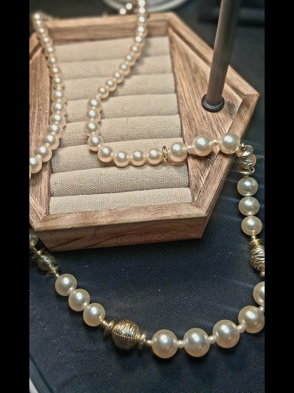 Classic Pearl Necklace with Gold Accents - Cream Pearls 18"